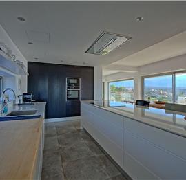 5 bedroom luxury villa with infinity pool, sea views and tennis court near Chania, sleeps 10